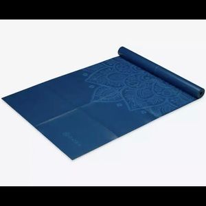 GAIAM TRAVEL YOGA MAT FOLDING 2mm FItness & Exercise Mat - Blue Sundial